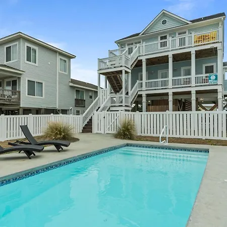 Coast Is Clear By Oak Island Accommodations